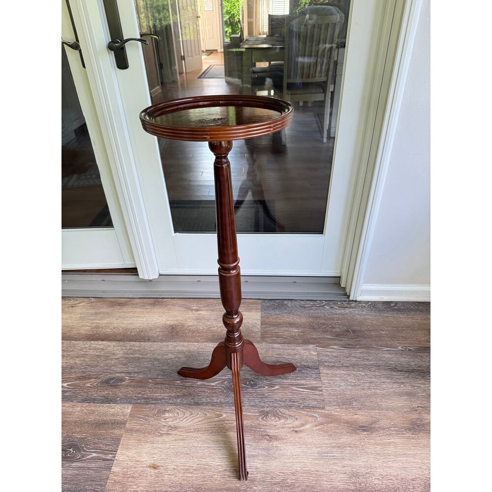 The Bombay Company 35” Mahogany Finish Tall Pedestal Plant Stand/Accent